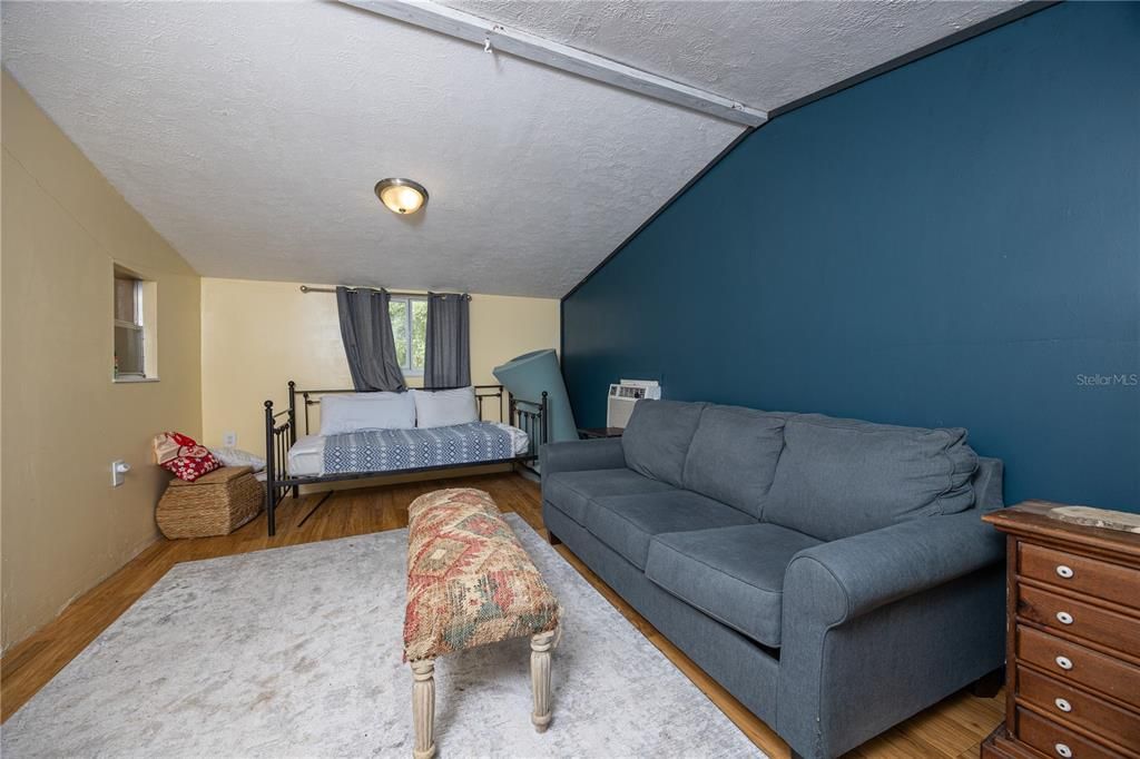 For Sale: $385,000 (2 beds, 1 baths, 600 Square Feet)