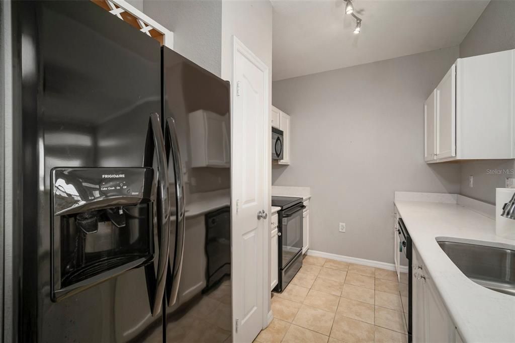 For Sale: $254,500 (1 beds, 1 baths, 780 Square Feet)