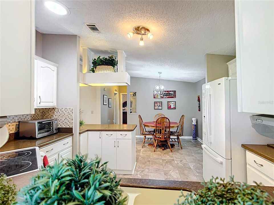 For Sale: $257,500 (2 beds, 2 baths, 1447 Square Feet)