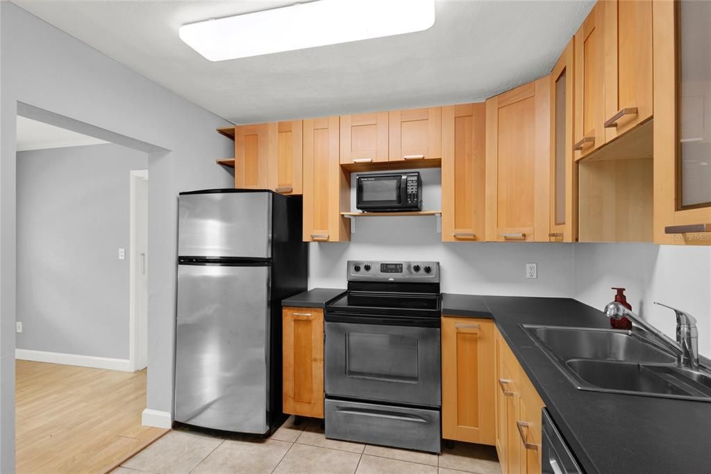 For Rent: $2,449 (3 beds, 1 baths, 1149 Square Feet)