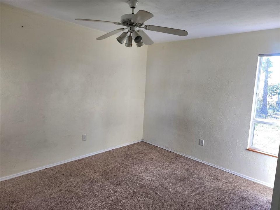 For Sale: $158,500 (2 beds, 1 baths, 856 Square Feet)