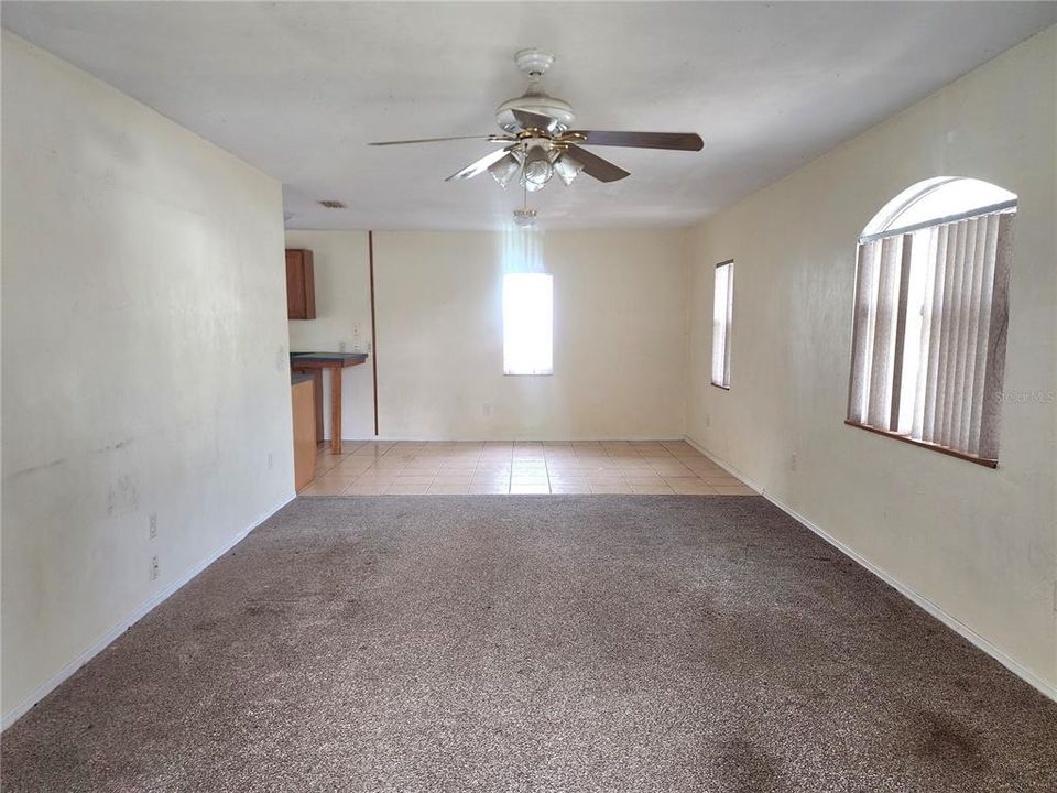 For Sale: $158,500 (2 beds, 1 baths, 856 Square Feet)