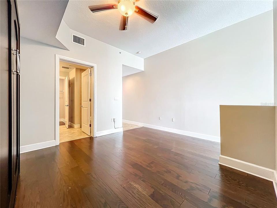 For Rent: $1,650 (1 beds, 1 baths, 644 Square Feet)