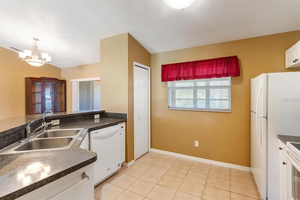 For Sale: $329,900 (3 beds, 2 baths, 1338 Square Feet)