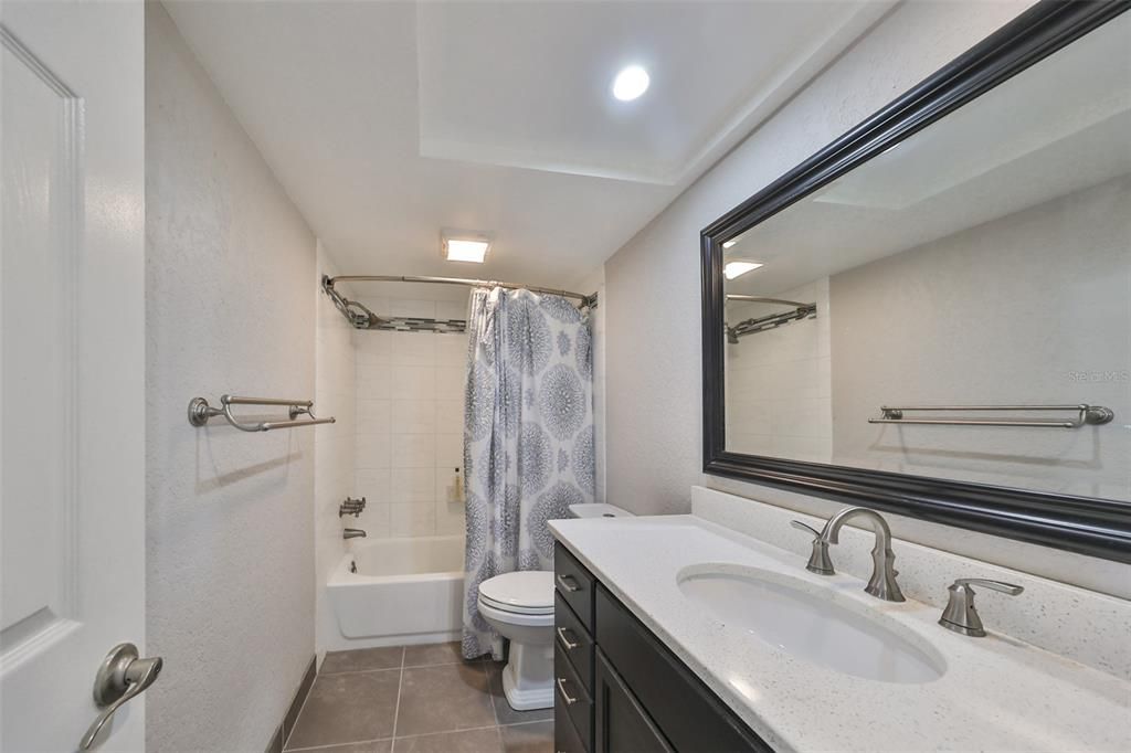 For Sale: $270,777 (2 beds, 2 baths, 1135 Square Feet)