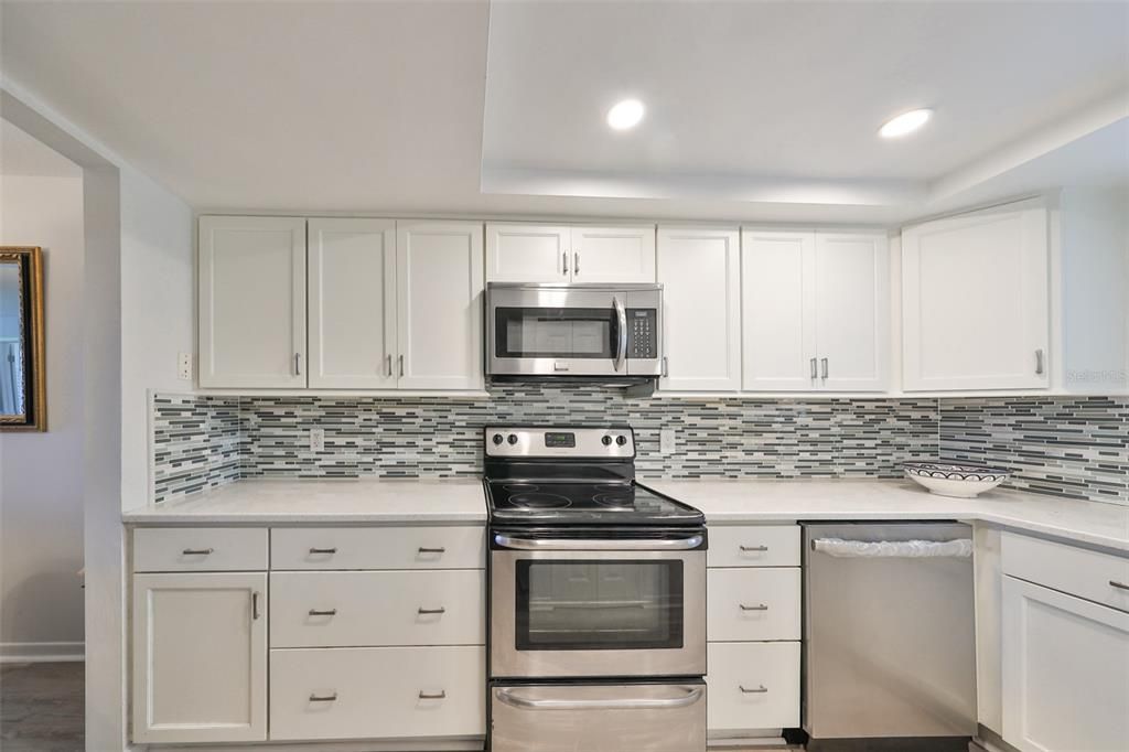 For Sale: $270,777 (2 beds, 2 baths, 1135 Square Feet)