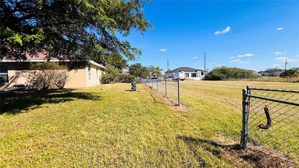 For Sale: $425,000 (3 beds, 2 baths, 1813 Square Feet)