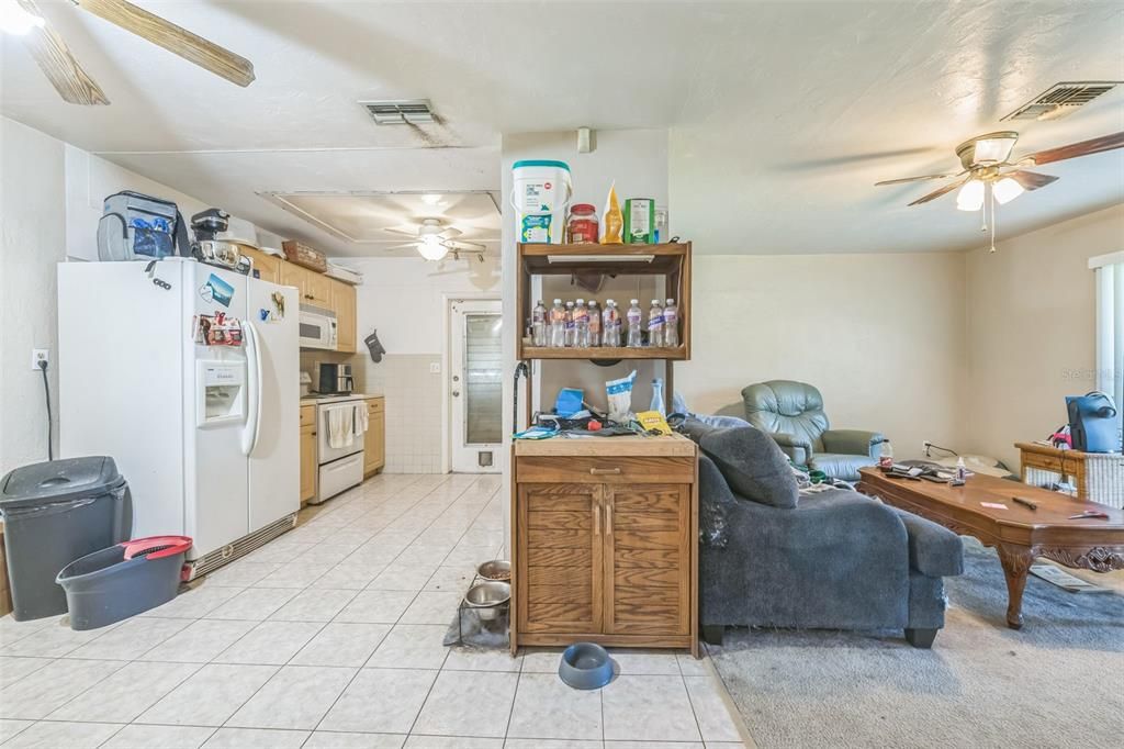 For Sale: $350,000 (2 beds, 2 baths, 1148 Square Feet)