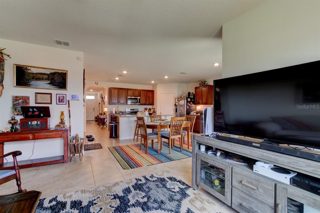 For Sale: $360,000 (4 beds, 2 baths, 1841 Square Feet)