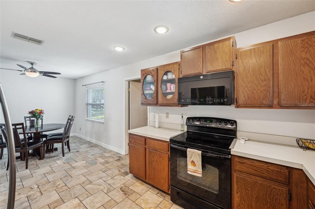 For Sale: $380,000 (4 beds, 2 baths, 1380 Square Feet)