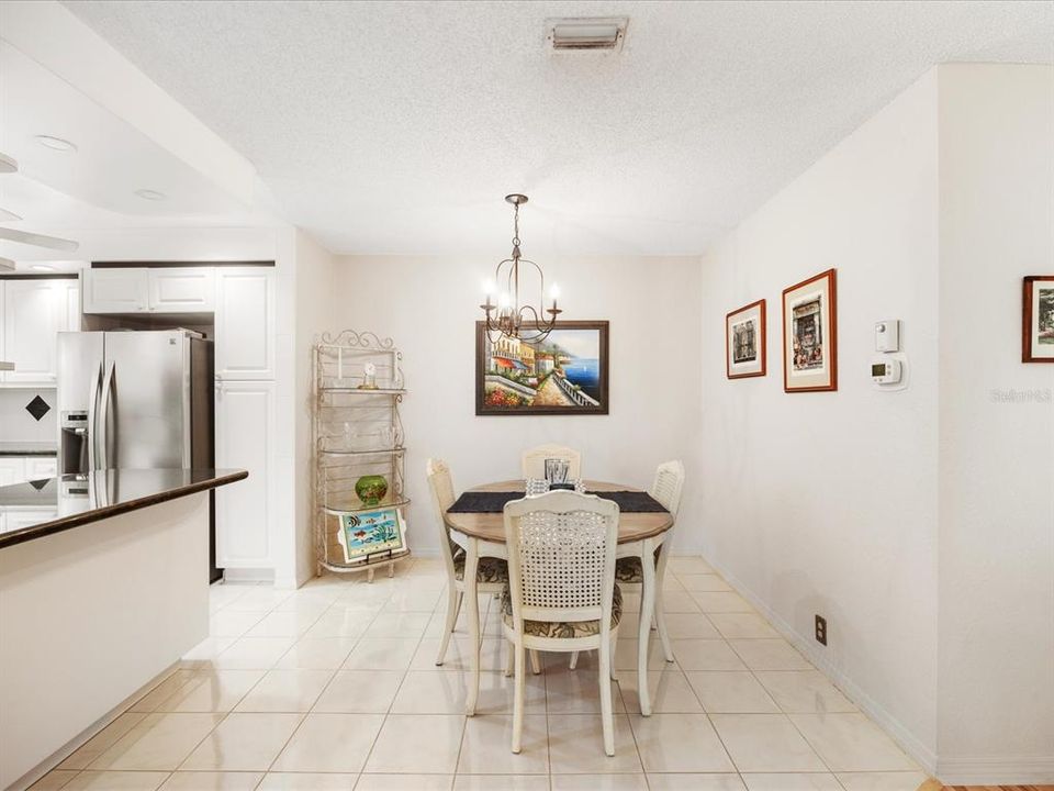 For Sale: $345,000 (2 beds, 2 baths, 1125 Square Feet)