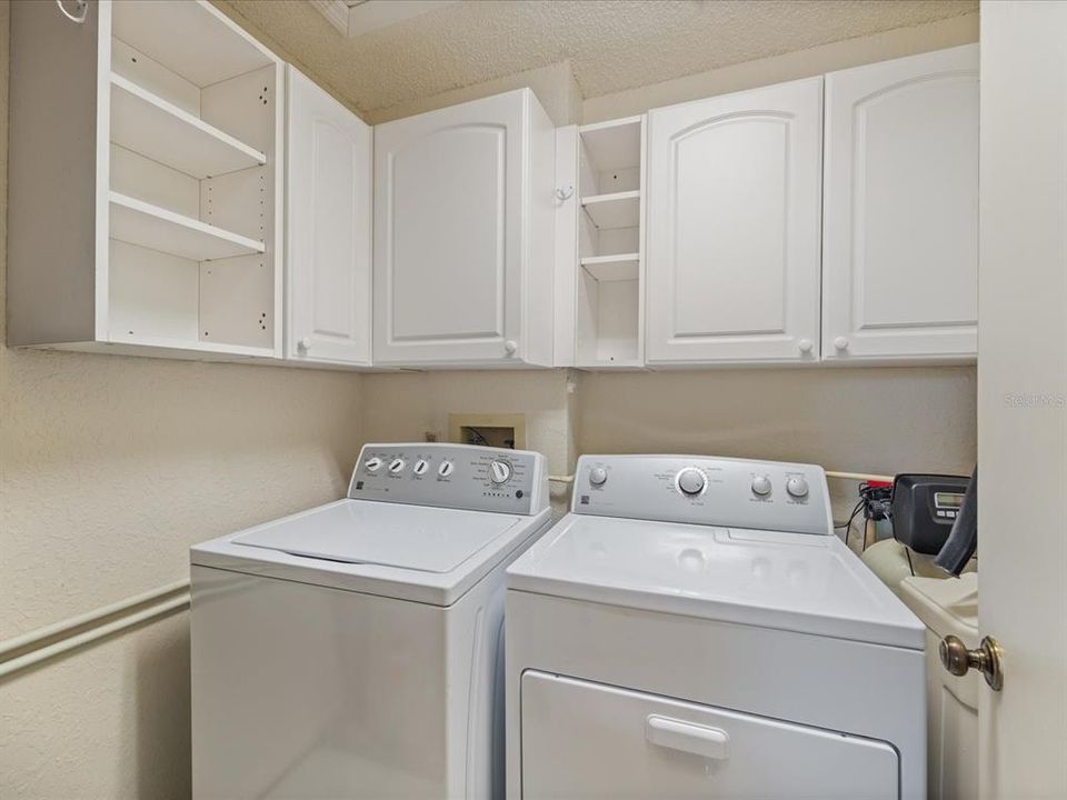 For Sale: $345,000 (2 beds, 2 baths, 1125 Square Feet)