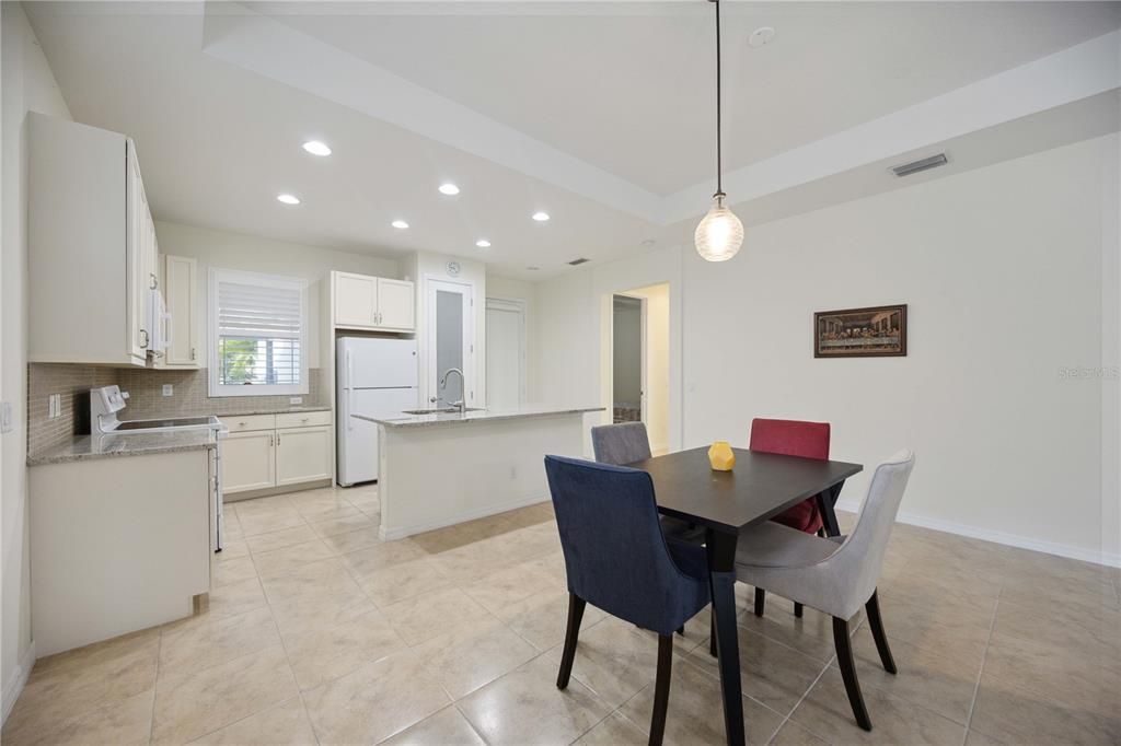 For Sale: $449,500 (2 beds, 2 baths, 1453 Square Feet)