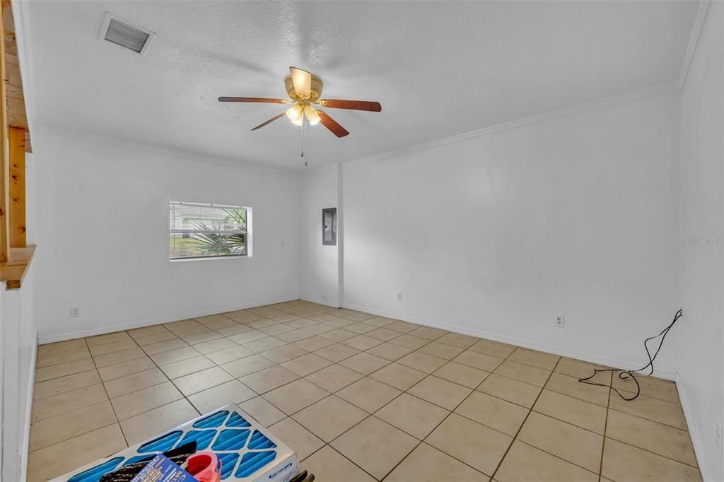 For Sale: $234,900 (3 beds, 2 baths, 1300 Square Feet)