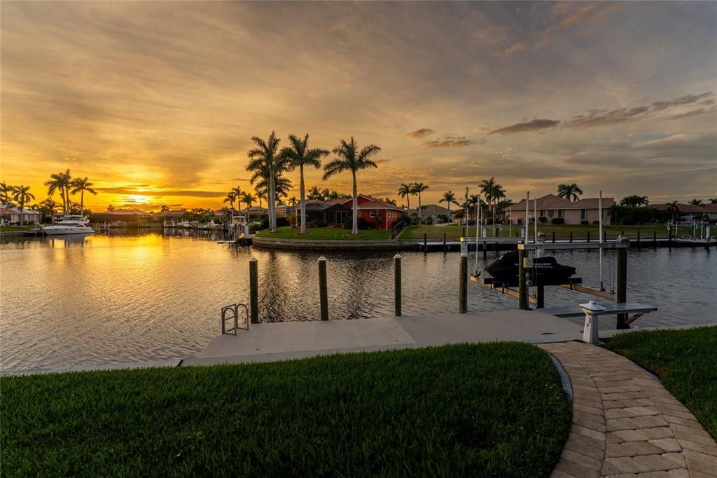 For Sale: $1,350,000 (3 beds, 3 baths, 2340 Square Feet)