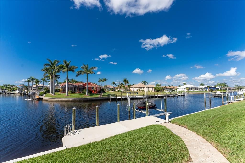 For Sale: $1,350,000 (3 beds, 3 baths, 2340 Square Feet)