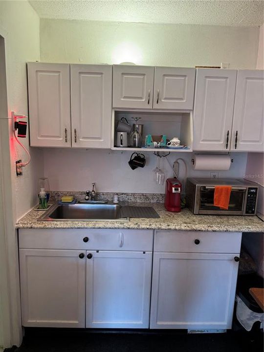 For Sale: $69,000 (1 beds, 1 baths, 276 Square Feet)