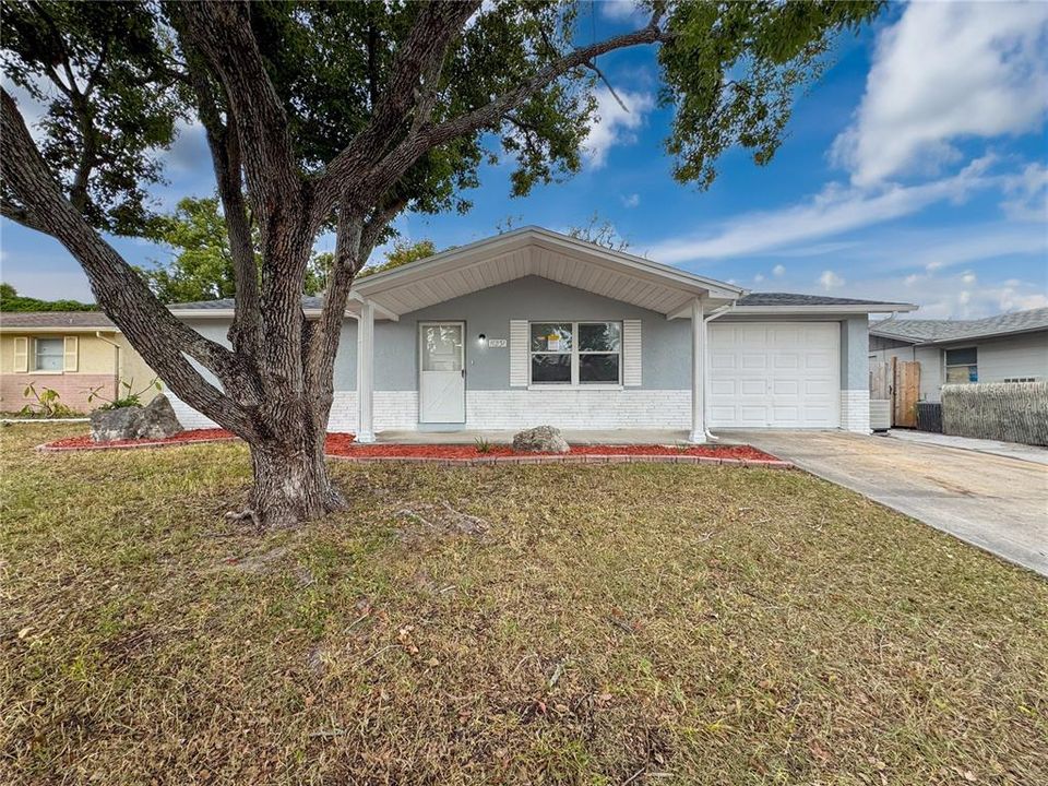 For Sale: $244,500 (3 beds, 1 baths, 1096 Square Feet)