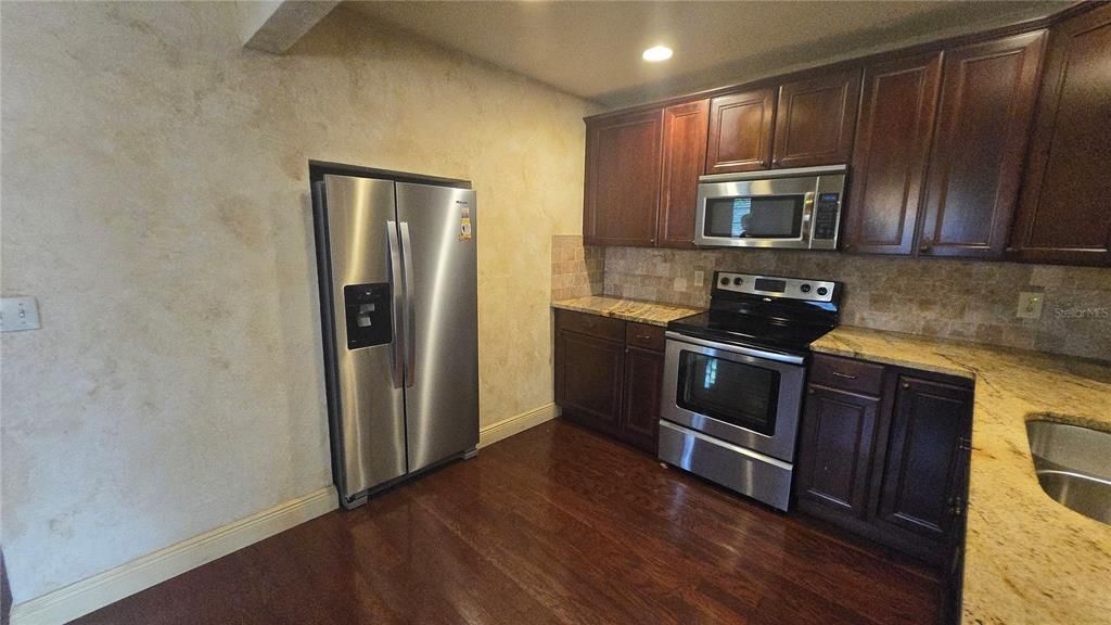 For Rent: $3,500 (3 beds, 2 baths, 1448 Square Feet)