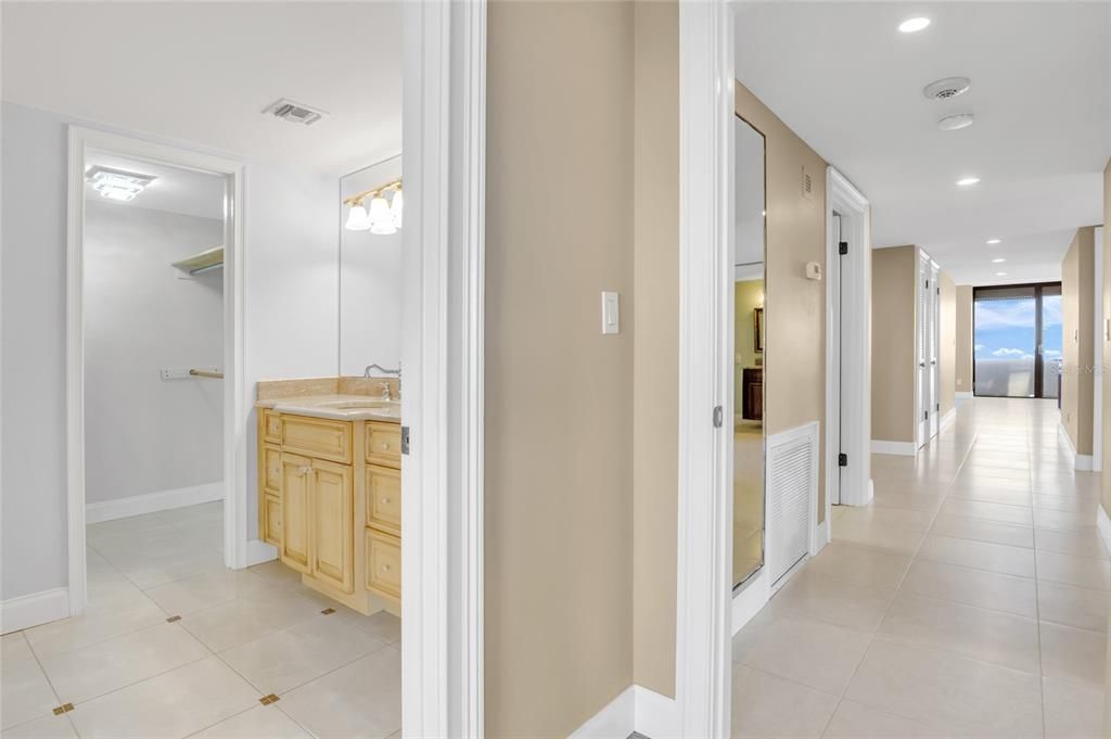 For Sale: $739,000 (2 beds, 2 baths, 2420 Square Feet)