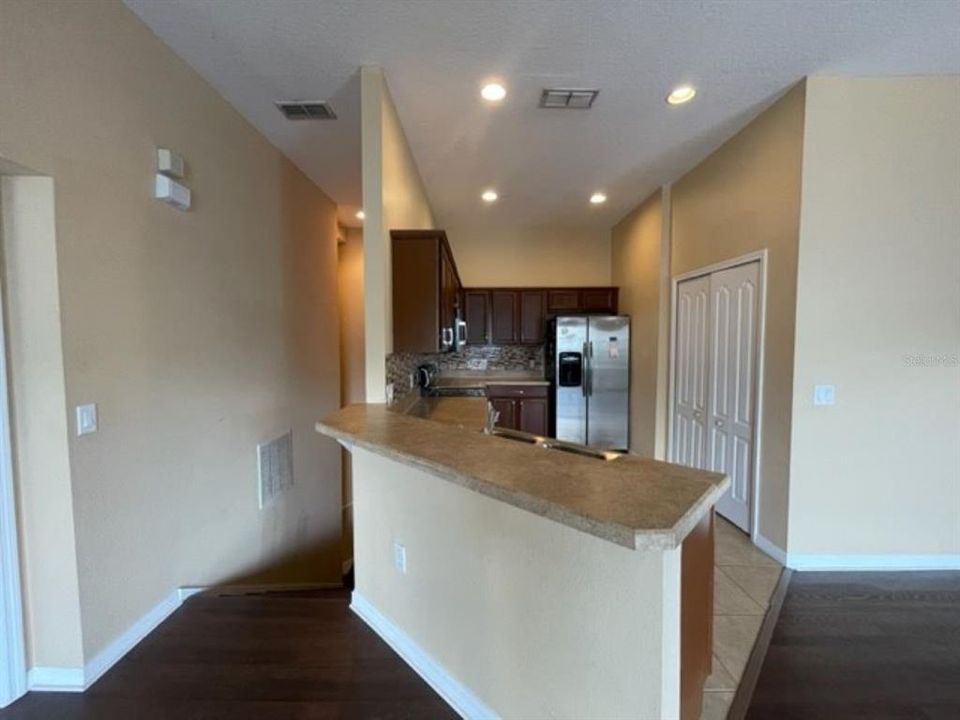 For Rent: $1,917 (2 beds, 2 baths, 1200 Square Feet)