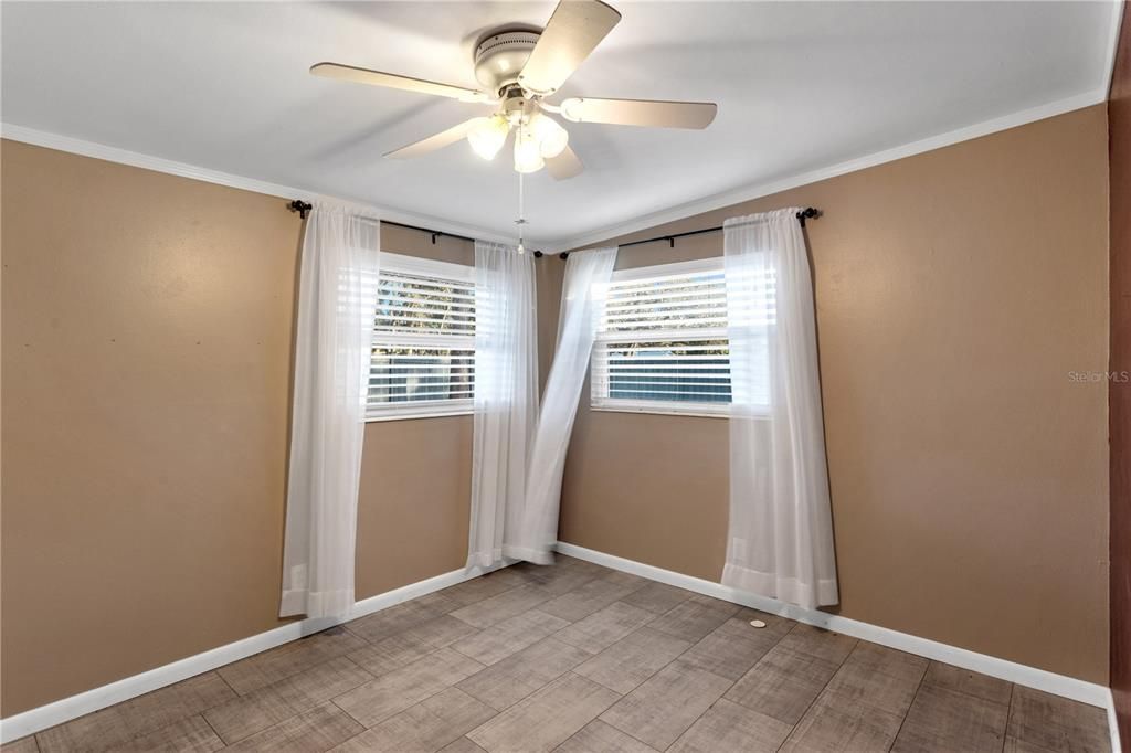 For Sale: $359,000 (3 beds, 2 baths, 1353 Square Feet)