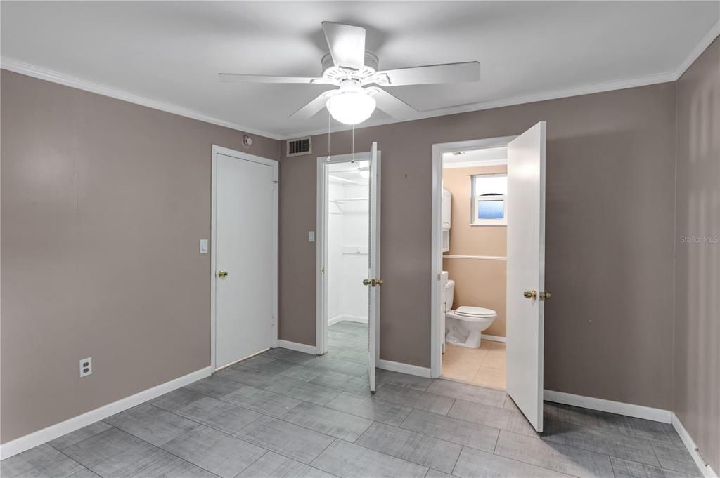 For Sale: $359,000 (3 beds, 2 baths, 1353 Square Feet)