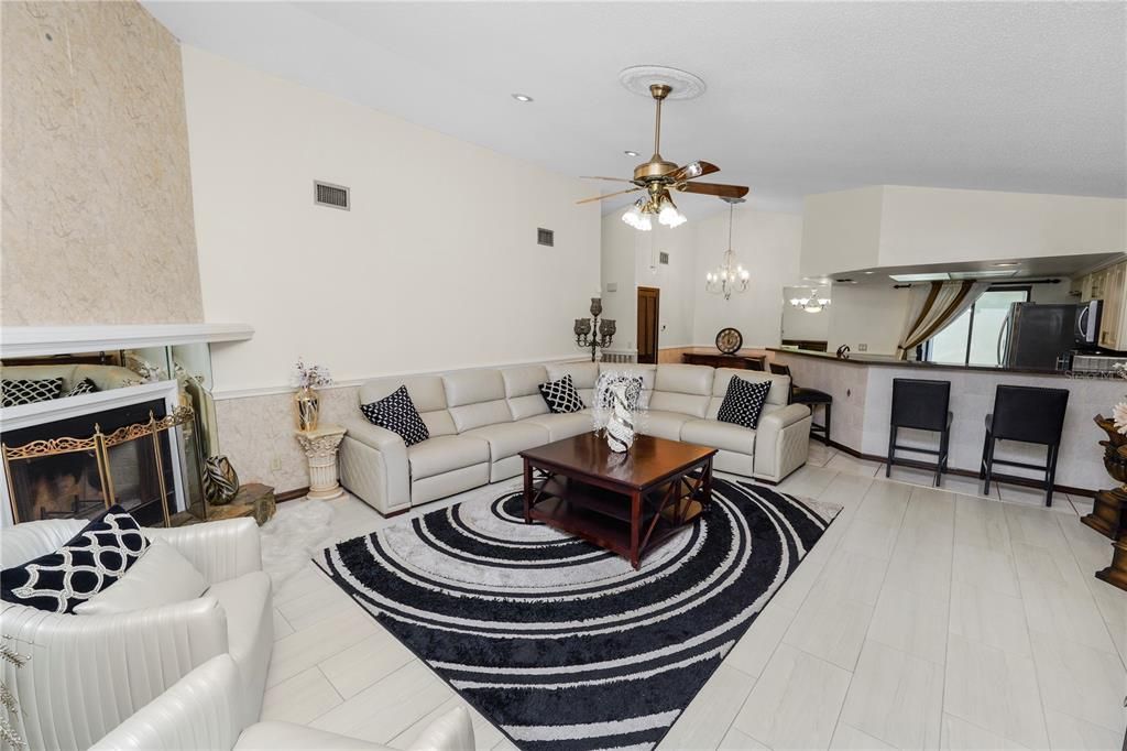 Active With Contract: $425,000 (3 beds, 2 baths, 1723 Square Feet)