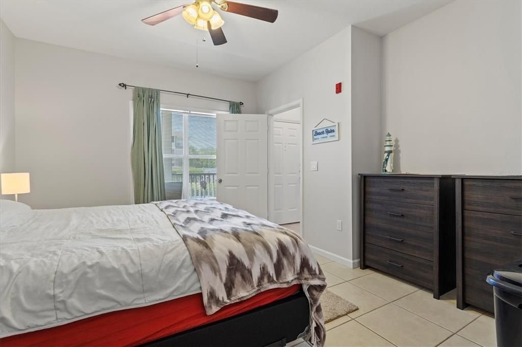 For Sale: $265,000 (2 beds, 2 baths, 1132 Square Feet)