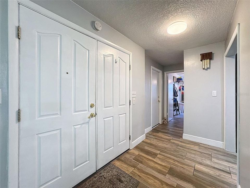 For Sale: $529,900 (3 beds, 2 baths, 1929 Square Feet)