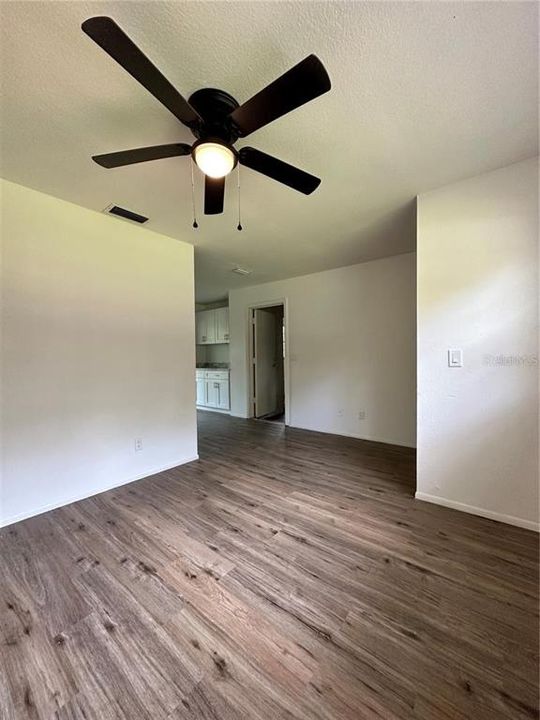 For Rent: $2,225 (3 beds, 1 baths, 1189 Square Feet)