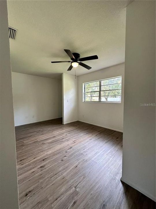 For Rent: $2,225 (3 beds, 1 baths, 1189 Square Feet)