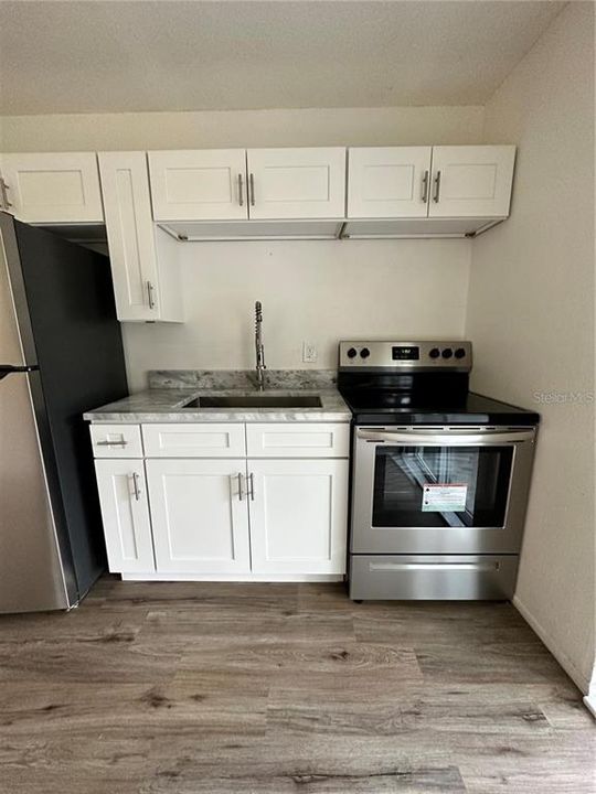 For Rent: $2,225 (3 beds, 1 baths, 1189 Square Feet)