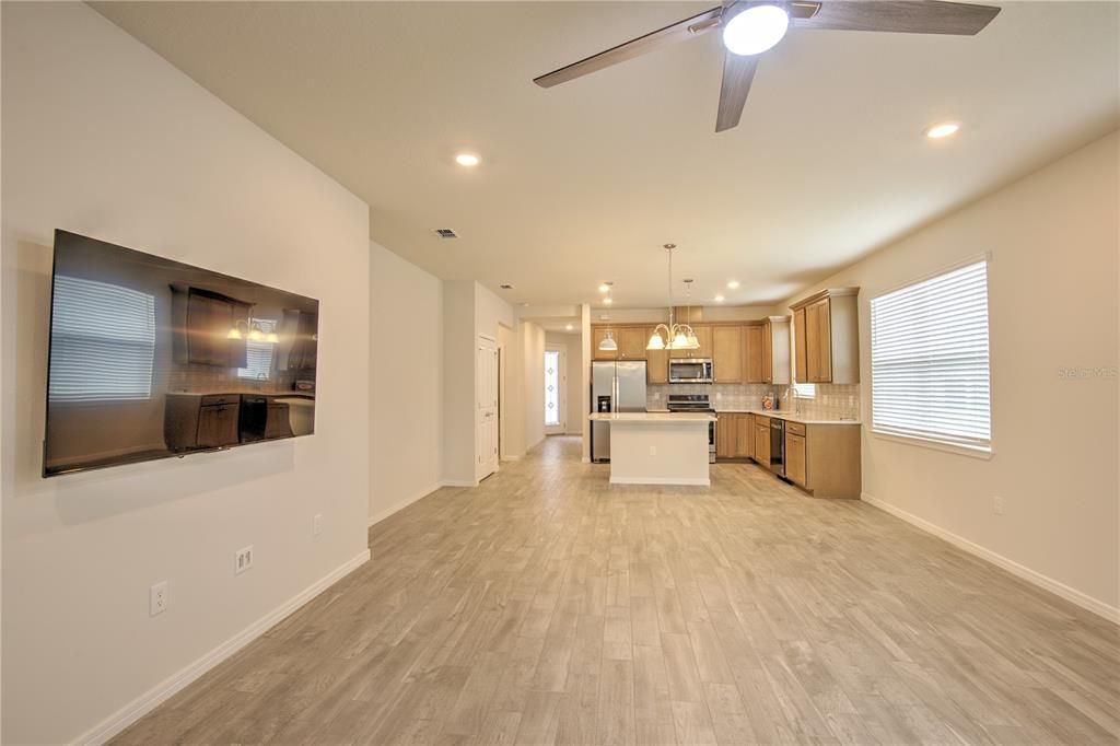 For Sale: $447,740 (2 beds, 2 baths, 1579 Square Feet)