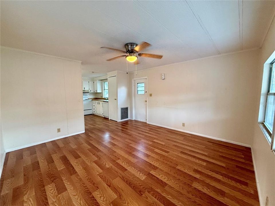 For Sale: $169,990 (2 beds, 2 baths, 1266 Square Feet)