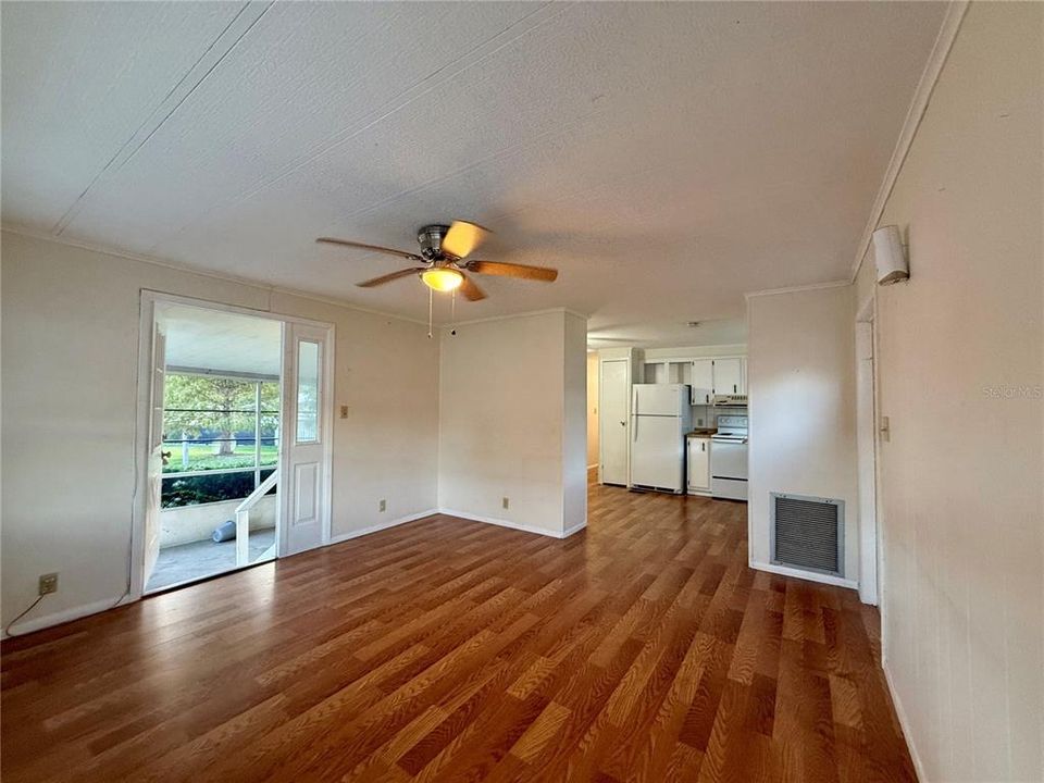 For Sale: $169,990 (2 beds, 2 baths, 1266 Square Feet)