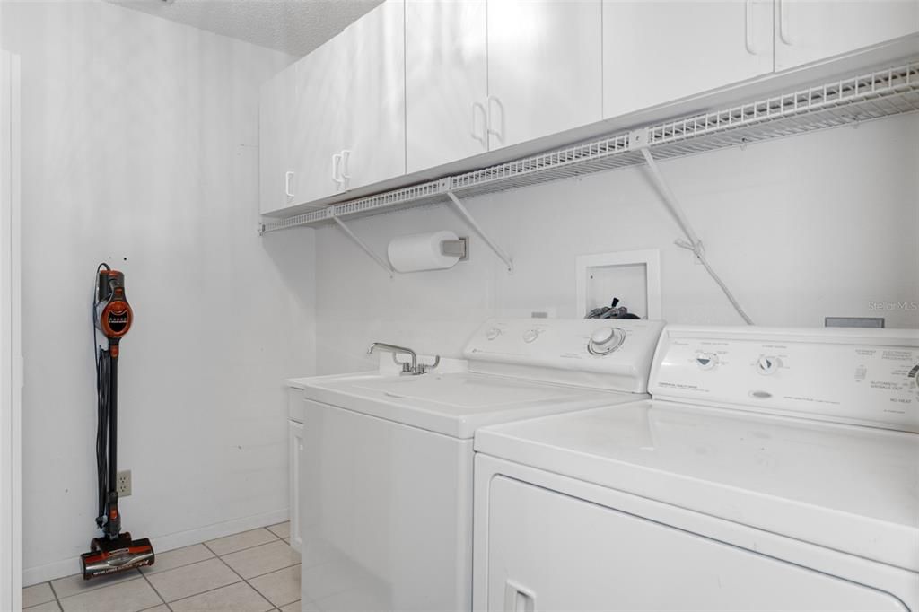 For Sale: $355,000 (3 beds, 2 baths, 1738 Square Feet)