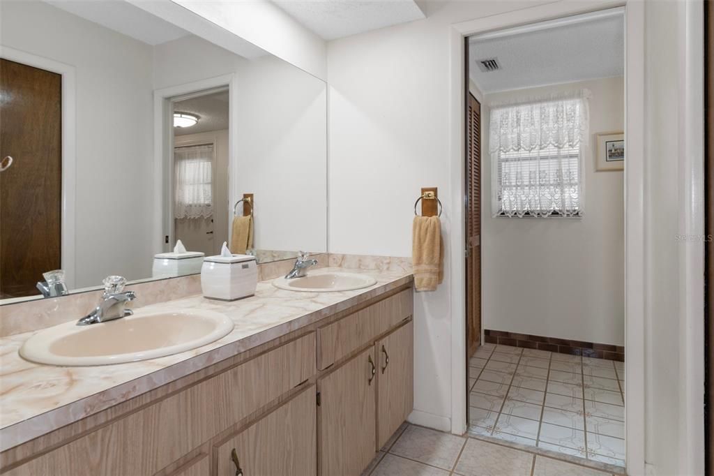 DUAL VANITIES . PLENTY OF CABINET SPACE