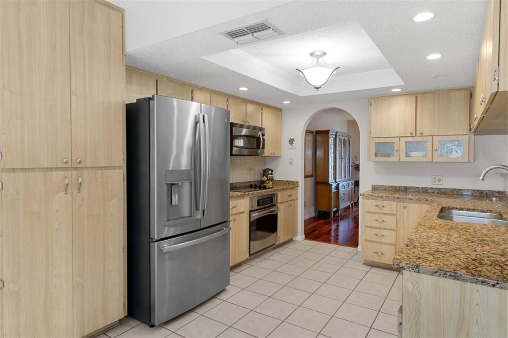 STAINLESS APPLIANCES INCLUDED