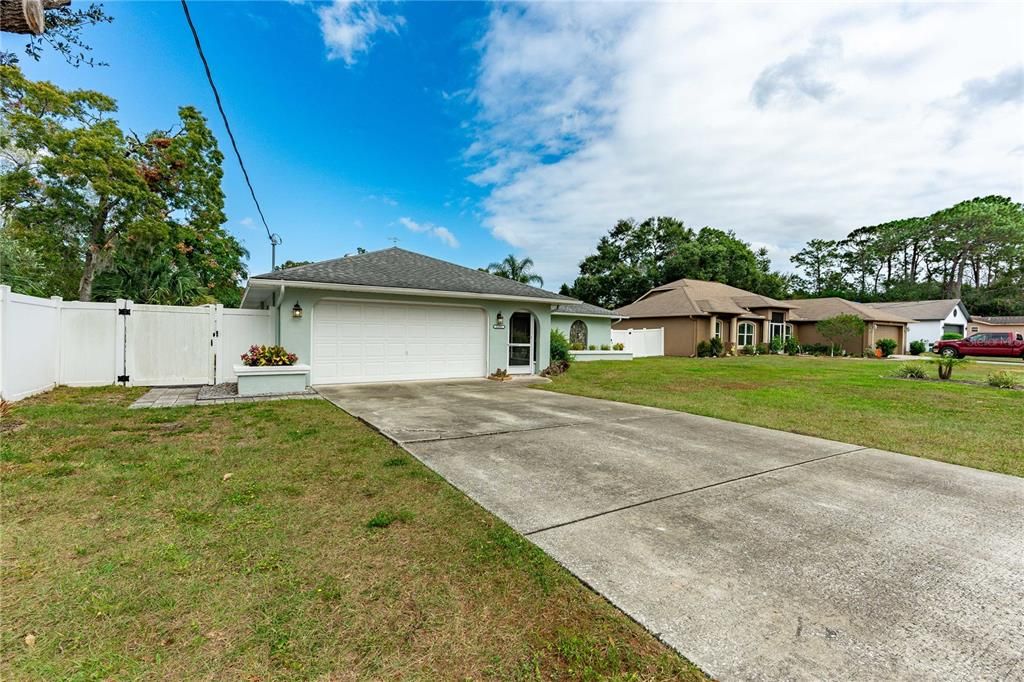 For Sale: $350,000 (3 beds, 2 baths, 1350 Square Feet)