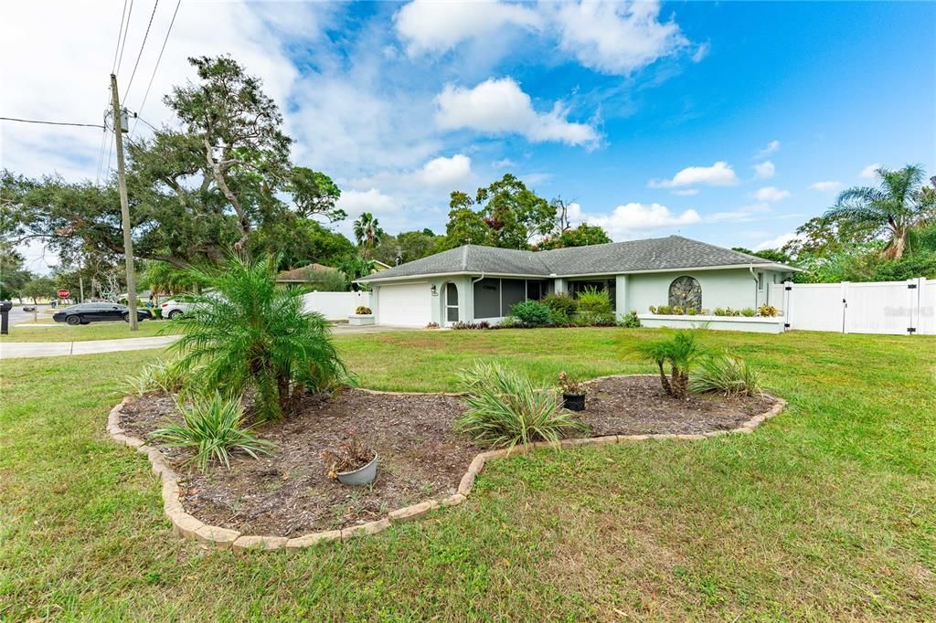 For Sale: $350,000 (3 beds, 2 baths, 1350 Square Feet)