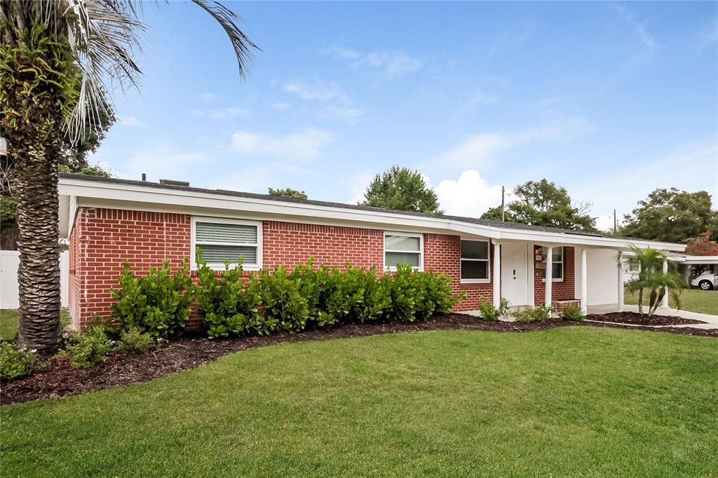 Active With Contract: $2,371 (4 beds, 2 baths, 1571 Square Feet)