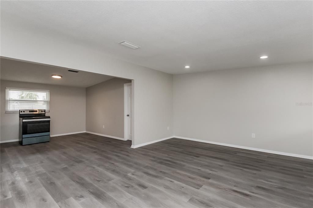 Active With Contract: $2,371 (4 beds, 2 baths, 1571 Square Feet)