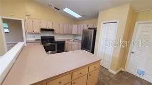 For Rent: $2,200 (3 beds, 2 baths, 1676 Square Feet)