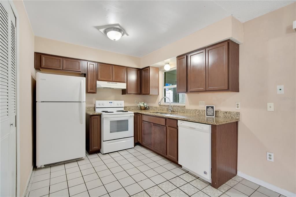 For Sale: $395,000 (4 beds, 2 baths, 1719 Square Feet)