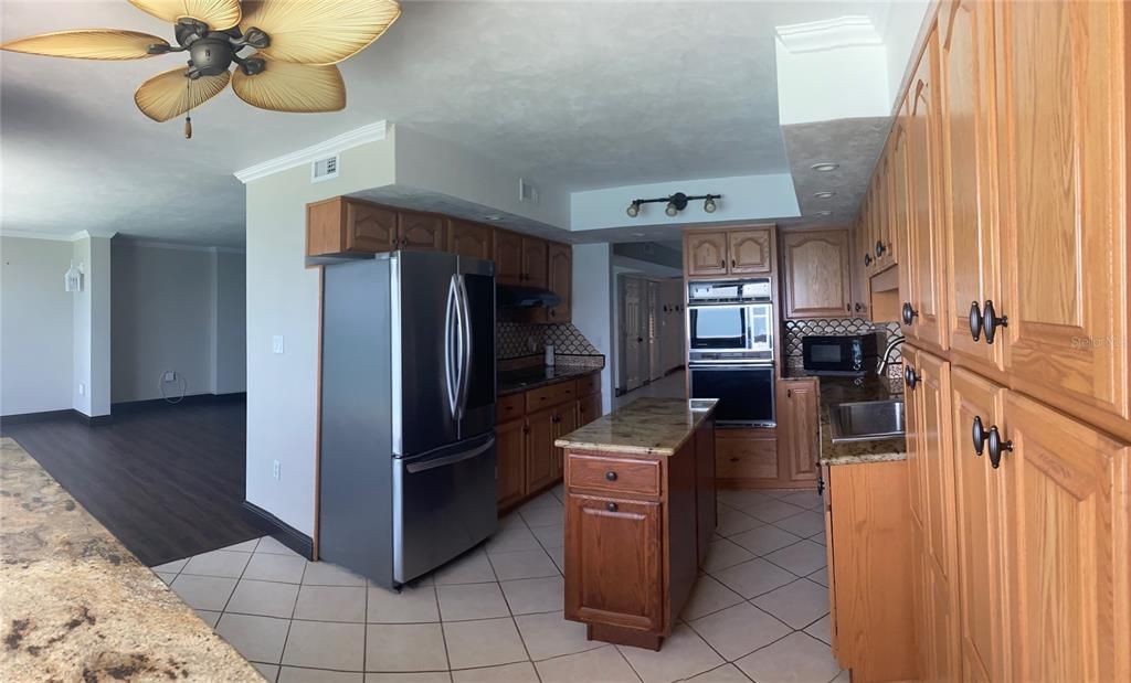 For Rent: $2,995 (2 beds, 2 baths, 1900 Square Feet)