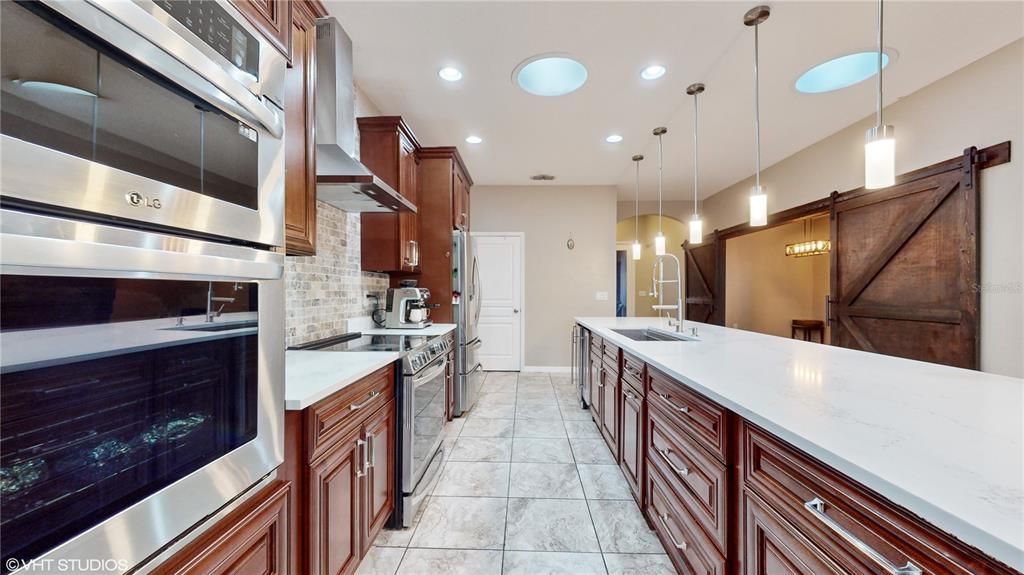 Perfect kitchen for hosting parties!