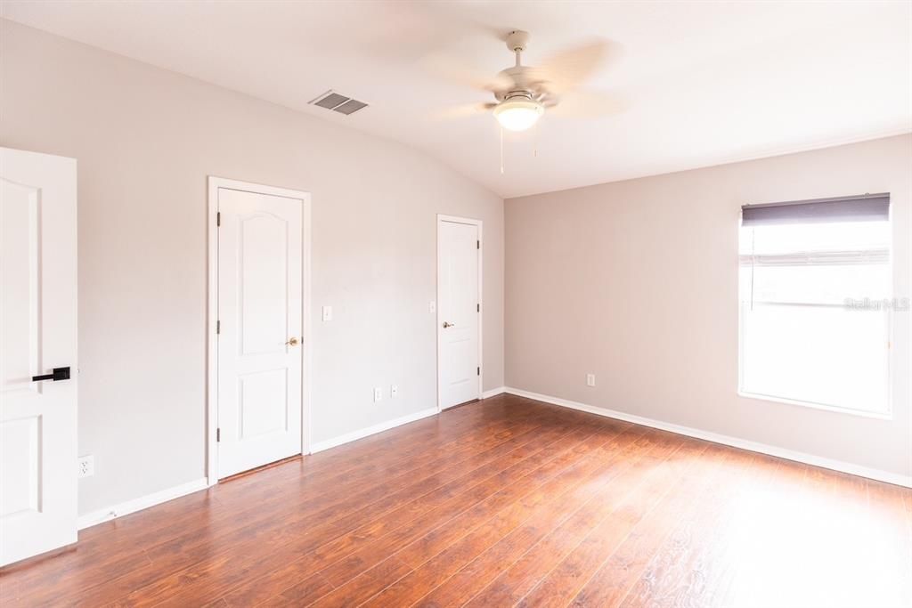 For Rent: $2,000 (2 beds, 2 baths, 1383 Square Feet)