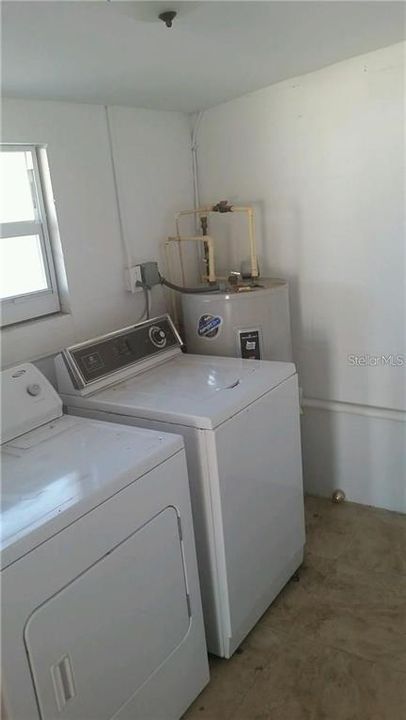 Washer/Dryer Hookups Available