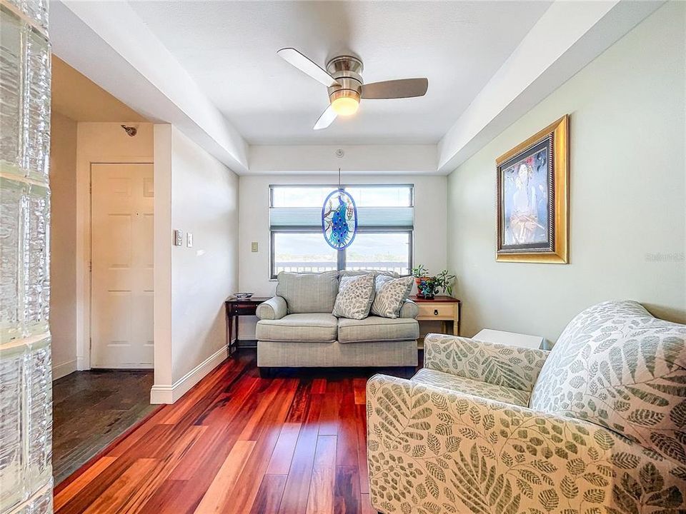 For Sale: $275,000 (2 beds, 2 baths, 1280 Square Feet)